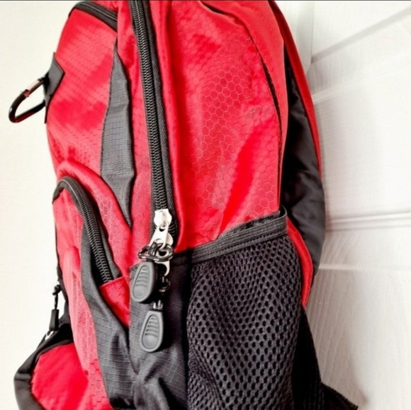 Backpack - Picture 2 of 6